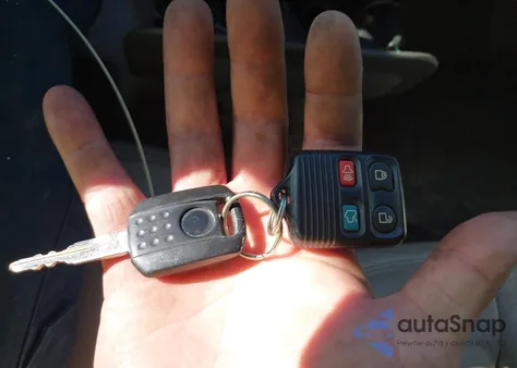 2010 Mercury Grand Marquis Ls (Fleet Only) из США, поврежденный, VIN 2MEBM7FV9AX615320